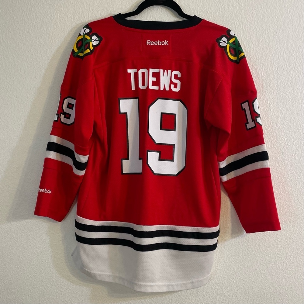 Jonathan Toews #19 Chicago Blackhawks C NHL Reebok Hockey Jersey Youth Size LX. - Picture 4 of 13